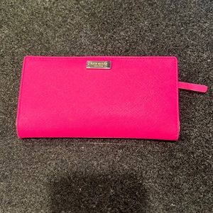 Kate spade wallet in good condition